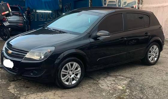 CHEVROLET VECTRA 2.0 MPFI GT HATCH 8V FLEX 4P MANUAL CHEVROLET VECTRA 2.0 MPFI GT HATCH 8V FLEX 4P MANUAL